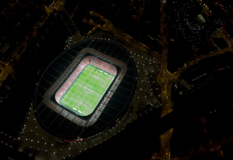 Illustration for article titled Spectacular Night Photography of London Causes Awe, Vertigo